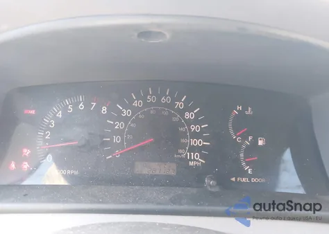 2005 Toyota Corolla Le z USA, uszkodzony, nr VIN 2T1BR32E95C558211